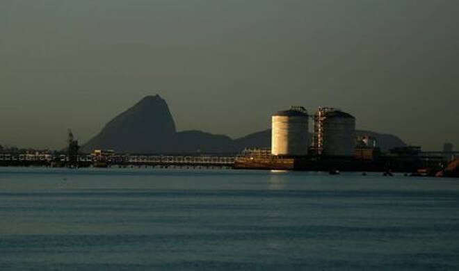 Tanques para armazenamento de gás natural na Baía de Guanabara,