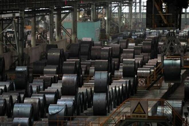 Linha de produção de aço inoxidável em fábrica da Baosteel