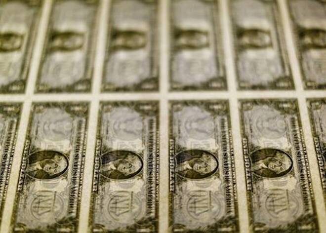 Dólar tem queda contra real antes de Ptax