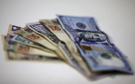 Dólar encerra o dia em forte alta.