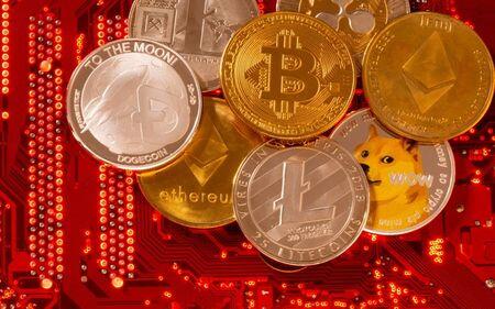 Em mais um dia de alta, Bitcoin e Ethereum alcançam o primeiro alvo.