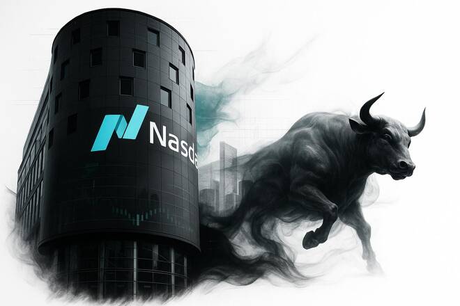 Edificio del Nasdaq y toro, FX Empire
