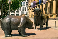Toro frente a oso, FX Empire