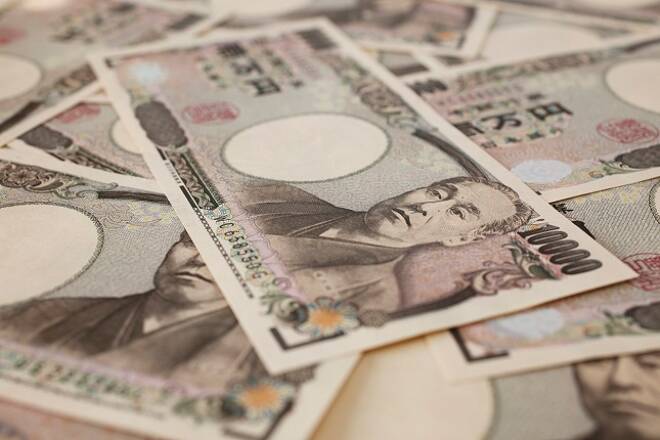 Close-up of 10,000 Japanese yen bills