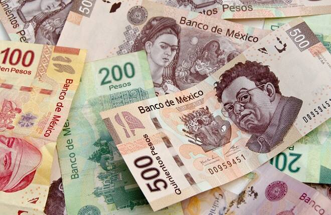 El peso mexicano sufre la fuerza del dólar americano