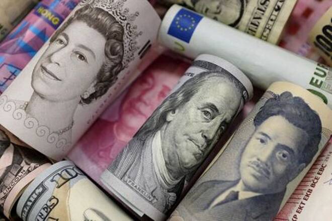 Billetes de euro, dólar de Hong Kong, dólar estadounidense, yen