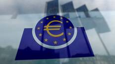 FOTO DE ARCHIVO: El logo del Banco Central Europeo (BCE) en Fráncfort, Alemania