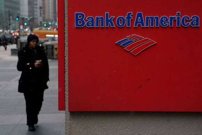 FOTO DE ARCHIVO: El logotipo de Bank of America en Manhattan