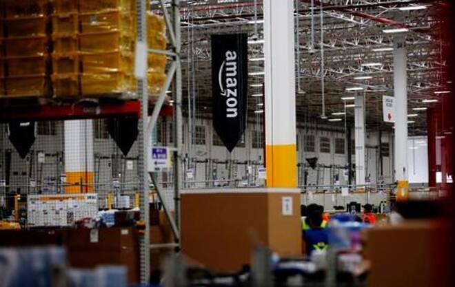Imagen de archivo. El logo de Amazon en el nuevo almacén de Amazon durante su anuncio de apertura en las afueras de Ciudad de México