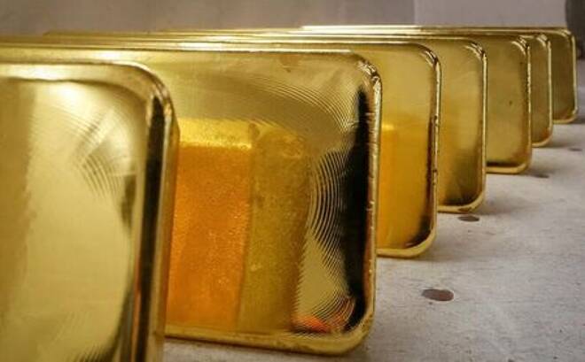 Oro cae leve, aumento de los rendimientos en EEUU frena su atractivo