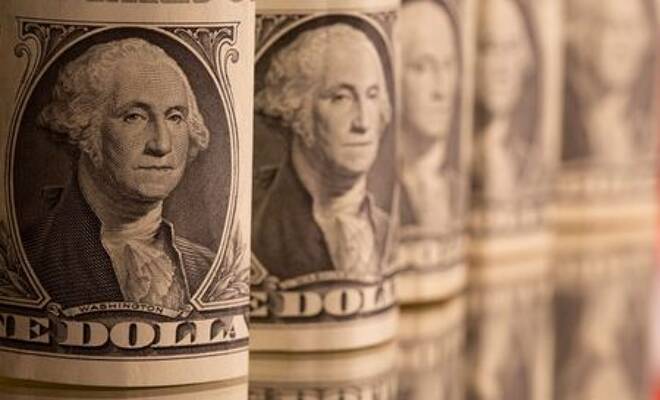 Dólar sube tras publicación de minutas de la Fed