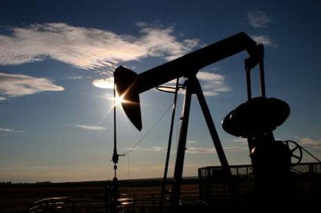 El Petróleo Crudo Alcanza Un Mínimo De 4 Meses Sobre Las Preocupaciones De Oferta/Demanda