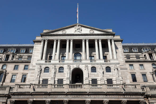 Banco de Inglaterra sube tipo de interés en 75 puntos básicos, mayor incremento desde 1989
