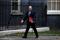 IMAGEN DE ARCHIVO. El secretario de Defensa británico, Ben Wallace, camina en las afueras de Downing Street, en Londres, Inglaterra