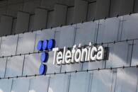 El logo de Telefonica en sus oficinas en Madrid