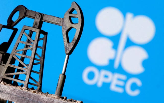 Ilustración fotográfica con una bomba petrolera impresa en 3D frente al logo de la OPEP.