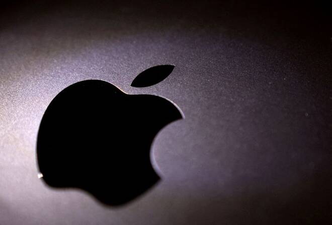 FOTO DE ARCHIVO: El logo de Apple, en esta ilustración