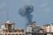 El humo se eleva durante un ataque aéreo israelí, en medio de los combates entre Israel y Gaza, en la ciudad de Gaza