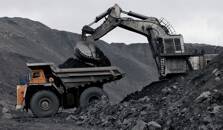 Cargamento de carbón en la mina a cielo abierto Chernigovsky, a las afueras de la ciudad de Beryozovsky
