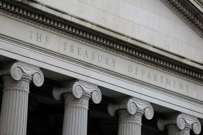 Imagen de archivo de un detalle de la fachada del edificio del Departamento del Tesoro de Estados Unidos en Washington, D.C.