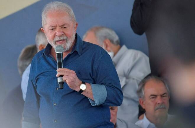 FOTO DE ARCHIVO: El expresidente de Brasil Luiz Inacio Lula da Silva, en Contagem, Minas Gerais
