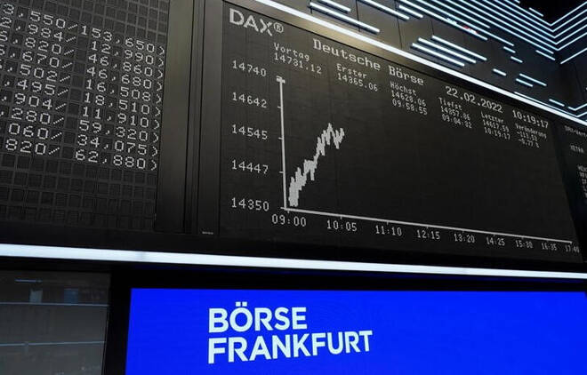 Imagen de archivo de una pantalla mostrando el índice DAX en la Bolsa de Fráncfort, Alemania.