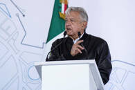 El presidente de México, Andrés Manuel López Obrador, habla durante el anuncio de una expansión multimillonaria en la planta del fabricante de automóviles alemán BMW en San Luis Potosí, México