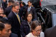 La presidenta de Taiwán, Tsai Ing-wen, llega al Hotel Lotte de Manhattan, en Nueva York