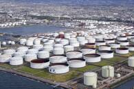 FOTO DE ARCHIVO. Una vista aérea muestra una fábrica de petróleo de Idemitsu Kosan Co. en Ichihara, al este de Tokio, Japón