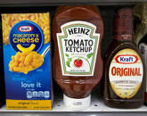 Imagen de archivo de productos de Kraft Heinz en una tienda de Nueva York, EEUU.