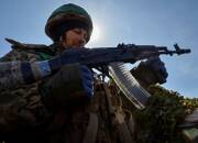 FOTO DE ARCHIVO. Un miembro del servicio ucraniano en una trinchera en una posición en una línea del frente, mientras continúa el ataque de Rusia contra Ucrania, cerca de la ciudad de Bajmut, Ucrania