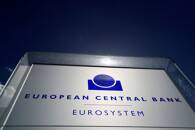 El logotipo del Banco Central Europeo (BCE) en su sede en Fráncfort