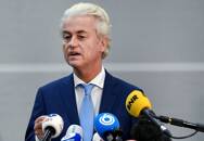 FOTO DE ARCHIVO. El político antiislamista neerlandés Geert Wilders habla con los medios tras el veredicto de su apelación en Schiphol, cerca de Ámsterdam, Países Bajos