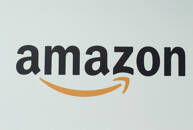 Imagen de archivo del logo de Amazon en un centro logístico en Mannheim, Alemania.