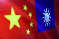 FOTO DE ARCHIVO: Banderas de China y Taiwán en una ilustración