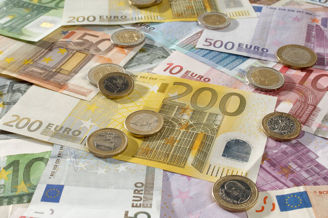 El euro sube levemente durante el martes