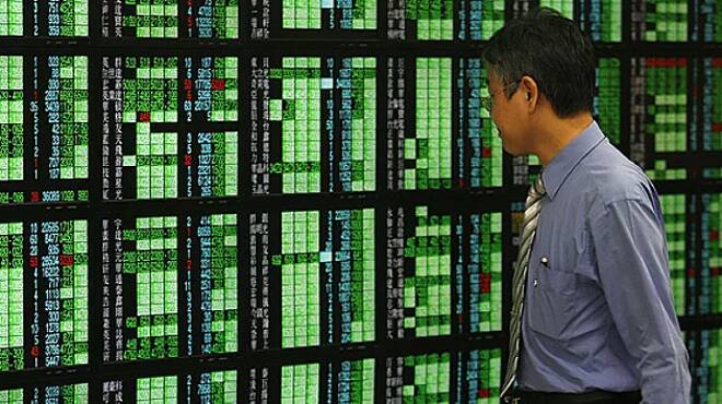 Con l’accordo dell’Opec, il Nikkei guadagna il 2%