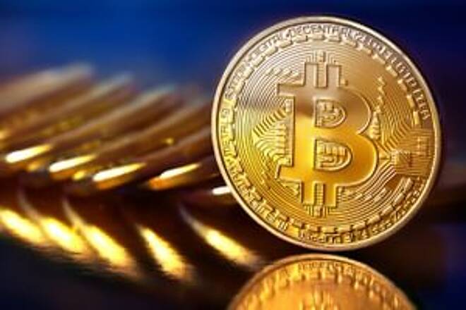 Giovedì, Bitcoin si muove leggermente in rialzo