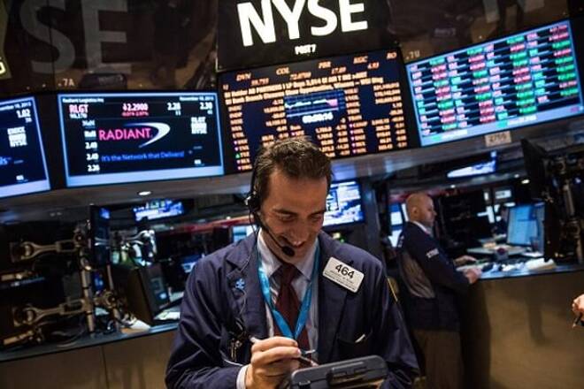 Oggi, il Rally del Mercato Azionario Potrebbe Cancellare le Paure Eccessive di Lunedì