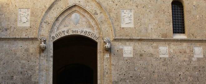 In una giornata molto tranquilla, il Monte dei Paschi di Siena è al centro dell’attenzione