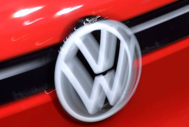 Logo Volkswagen sul modello elettrico ID.5