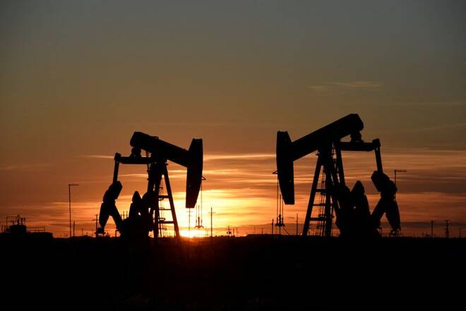 Pompe petrolifere in un campo a Midland, in Texas