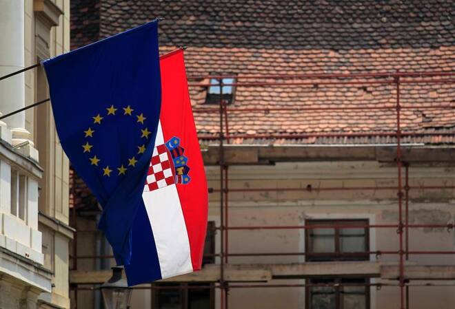 La bandiera dell'Unione europea e della Croazia a Zagabria