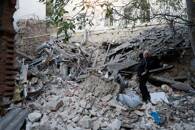 Un condominio danneggiato da un attacco missilistico russo nella città di Mykolaiv