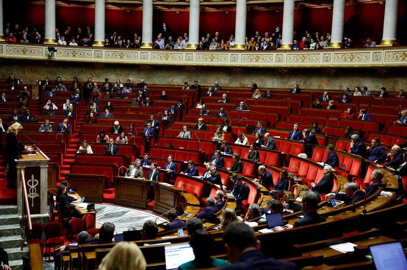Deputati in seduta all'Assemblea nazionale francese