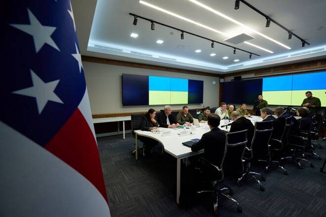 Il segretario di Stato Antony Blinken e il Segretario alla Difesa Usa Lloyd Austin prendono parte a un incontro con il presidente Ucraino Volodymyr Zelensky