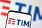 Il logo di Telecom Italia su uno smartphone