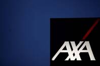 Il logo della compagnia assicurativa Axa a Montaigu, in Francia