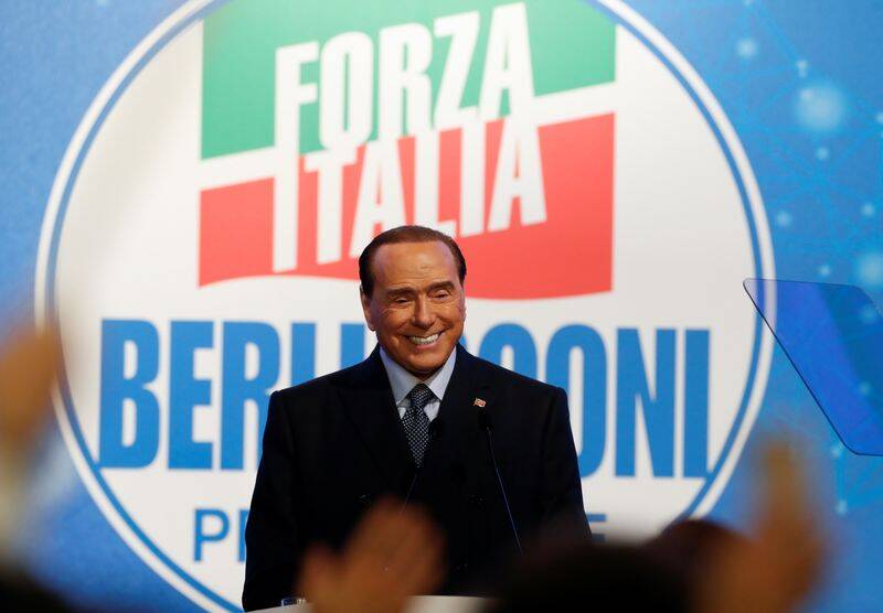 L'ex premier italiano Berlusconi a un comizio a Roma