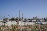 Veduta generale dell'impianto Isab, la raffineria petrolifera di proprietà di Lukoil, a Priolo